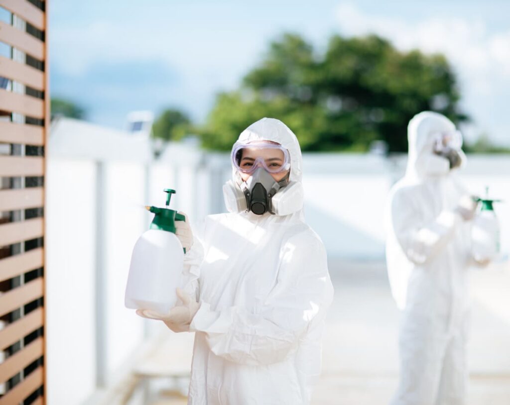 equipo-especialistas-desinfeccion-equipo-proteccion-personal-epi